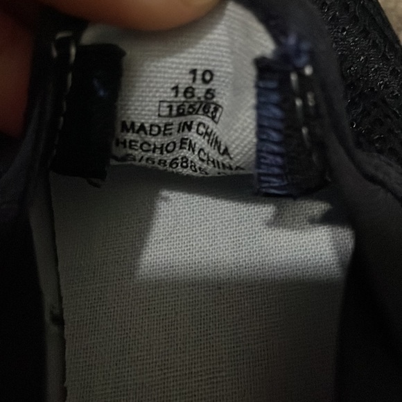 Old Navy Toddler Boys Slip On Shoes - Picture 3 of 4